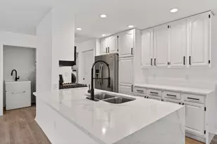 7419 Mequon Square Dr, Mequon, WI 53092 - Photo 5