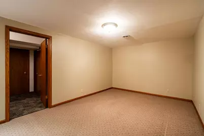 8850 W Lake Pointe Cir, Franklin, WI 53132 - Photo 39