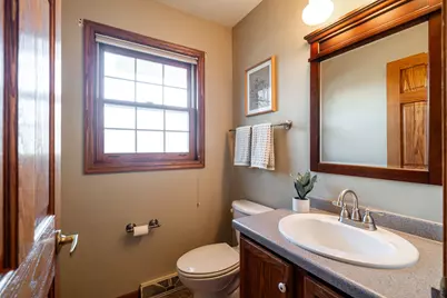 8850 W Lake Pointe Cir, Franklin, WI 53132 - Photo 19