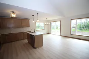 5357 Independence Rd, Racine, WI 53406 - Photo 5
