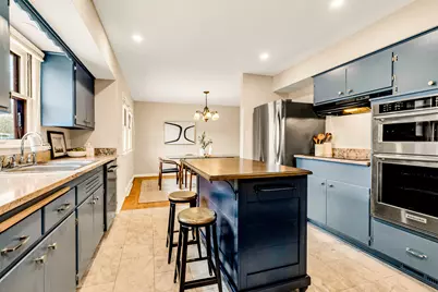 13733 N Hillside Dr, Mequon, WI 53097 - Photo 5