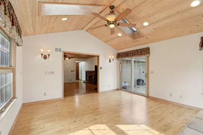 712  Lake Bluff Dr, Oconomowoc, WI 53066 - Photo 13