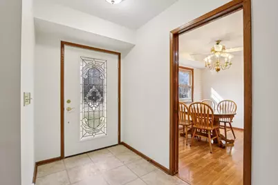 712  Lake Bluff Dr, Oconomowoc, WI 53066 - Photo 3