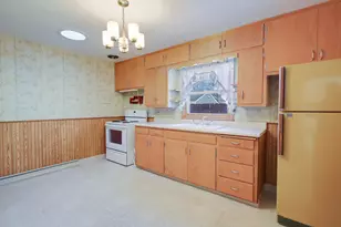 3504 Forest Cir, Manitowoc, WI 54220 - Photo 7