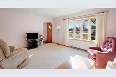 3504  Forest Cir, Manitowoc, WI 54220 - Photo 3