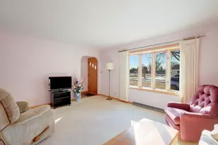 3504 Forest Cir, Manitowoc, WI 54220 - Photo 3