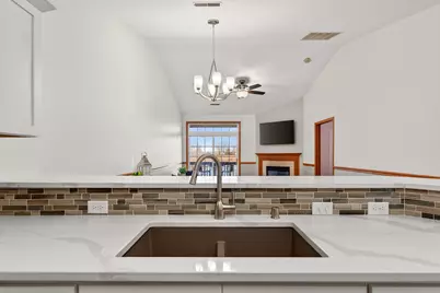 772  Bridlewood Dr #5202D, Hartford, WI 53027 - Photo 11