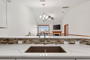 772 Bridlewood Dr, Hartford, WI 53027 - Photo 11