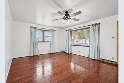 2818 S 72nd St, West Allis, WI 53219 - Photo 5