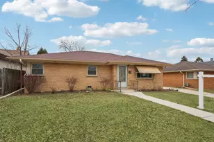 2818 S 72nd St, West Allis, WI 53219 - Photo 3