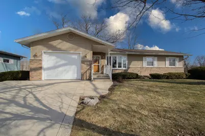 905  Sand St, Watertown, WI 53098 - Photo 3