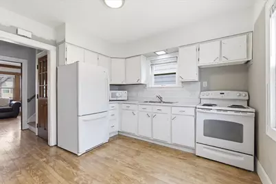 2125 S 72nd St, West Allis, WI 53219 - Photo 7