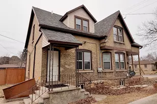 2011 Madison St, Manitowoc, WI 54220 - Photo 1