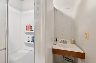 630 E Locust St, Milwaukee, WI 53212 - Photo 27