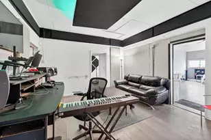 630 E Locust St, Milwaukee, WI 53212 - Photo 15