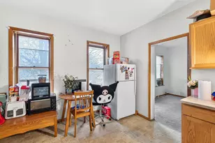 630 E Locust St, Milwaukee, WI 53212 - Photo 37