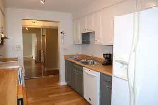 2525 S Shore Dr, Milwaukee, WI 53207 - Photo 9