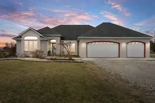 439 92nd St, Racine, WI 53126 - Photo 1