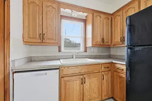 8435 W Townsend St, Milwaukee, WI 53222 - Photo 7