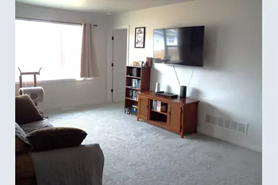 1023  McNish Ct, Sheboygan Falls, WI 53085 - Photo 7