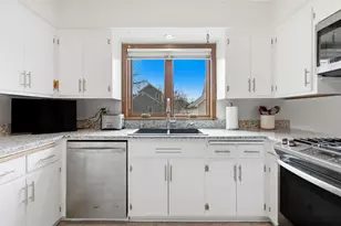 631 E Wilson St, Oconomowoc, WI 53066 - Photo 9