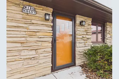 W180N8607  Town Hall Rd, Menomonee Falls, WI 53051 - Photo 17