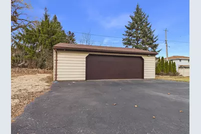 W180N8607  Town Hall Rd, Menomonee Falls, WI 53051 - Photo 11