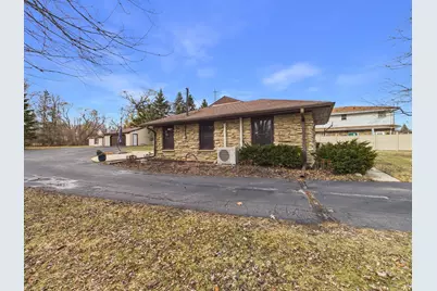 W180N8607  Town Hall Rd, Menomonee Falls, WI 53051 - Photo 7