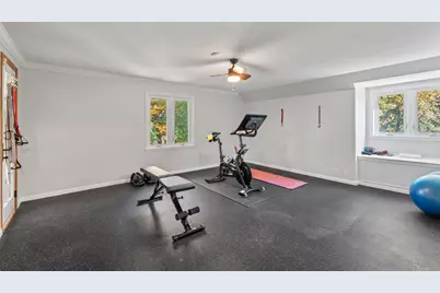 14220  Hillside Rd, Elm Grove, WI 53122 - Photo 31