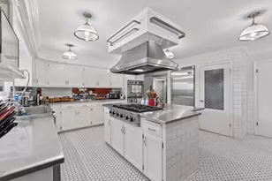 14220 Hillside Rd, Elm Grove, WI 53122 - Photo 7