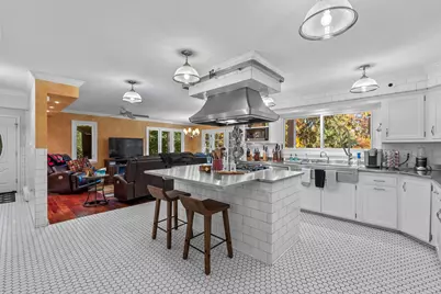 14220  Hillside Rd, Elm Grove, WI 53122 - Photo 9