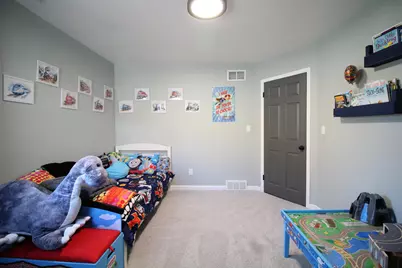 9830 W Plainfield Ave, Greenfield, WI 53228 - Photo 23