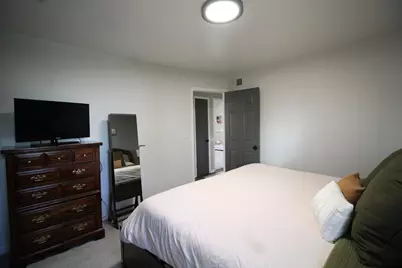 9830 W Plainfield Ave, Greenfield, WI 53228 - Photo 21