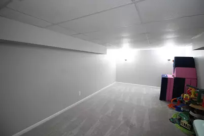 9830 W Plainfield Ave, Greenfield, WI 53228 - Photo 33