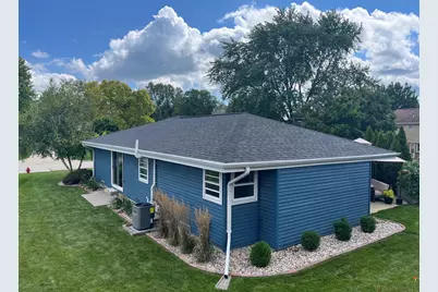 9830 W Plainfield Ave, Greenfield, WI 53228 - Photo 35