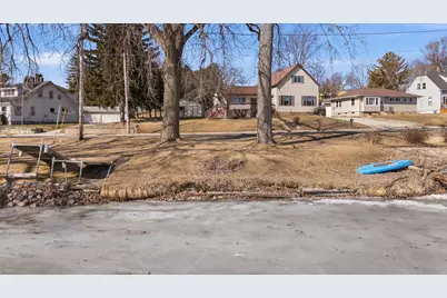 337  Lake Dr, Random Lake, WI 53075 - Photo 7