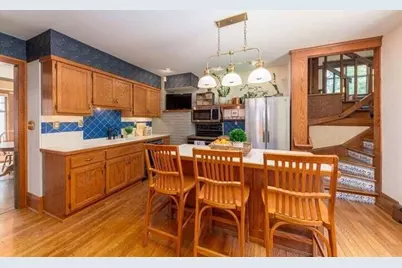 824 N 66th St, Wauwatosa, WI 53213 - Photo 9