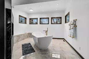 402 Wild Oak Dr, Manitowoc, WI 54220 - Photo 51