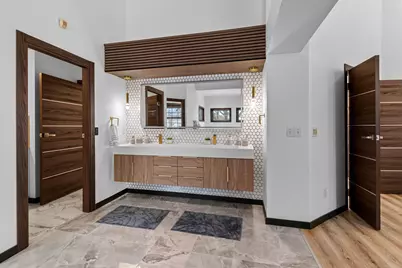 402  Wild Oak Dr, Manitowoc, WI 54220 - Photo 49