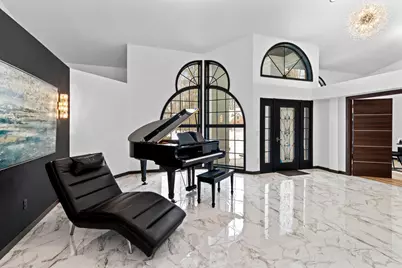 402  Wild Oak Dr, Manitowoc, WI 54220 - Photo 13