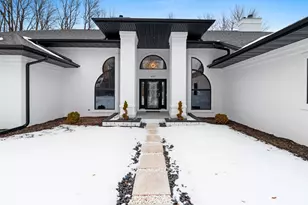 402 Wild Oak Dr, Manitowoc, WI 54220 - Photo 9