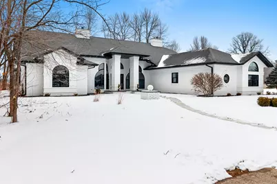 402  Wild Oak Dr, Manitowoc, WI 54220 - Photo 3
