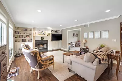 N52W16073  Bette Dr, Menomonee Falls, WI 53051 - Photo 5