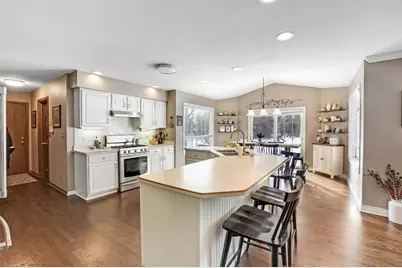 N52W16073  Bette Dr, Menomonee Falls, WI 53051 - Photo 7