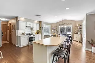 N52W16073 Bette Dr, Menomonee Falls, WI 53051 - Photo 7