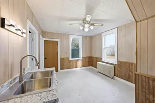 1429 S 9th St, Sheboygan, WI 53081 - Photo 9