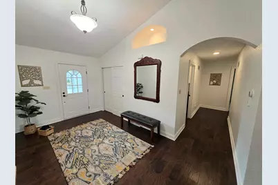 W172N10110  Woodbridge Ln, Germantown, WI 53022 - Photo 3