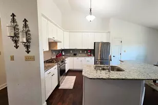 W172N10110 Woodbridge Ln, Germantown, WI 53022 - Photo 11