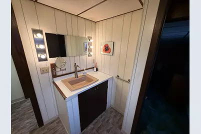 1008  Parkway Blvd, Two Rivers, WI 54241 - Photo 11