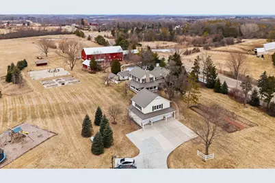 2237  Washington Ave, Cedarburg, WI 53012 - Photo 1